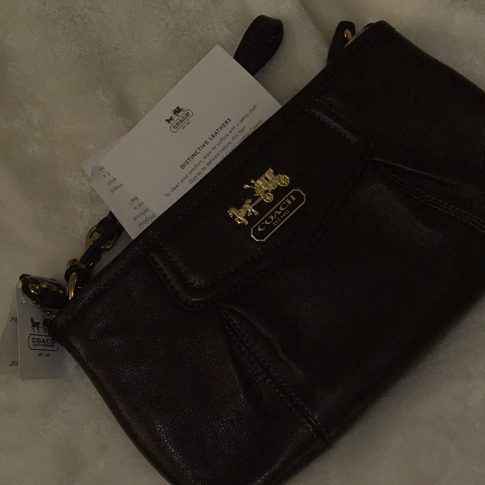 Coach Madison Leather Large Wristlet in Mahogany - Picture 4 of 6